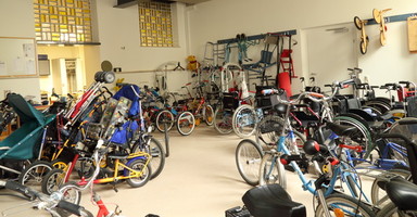 Hilfsmittelverleih - Fahrräder, Rollstühle usw.